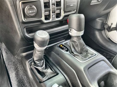 Used 2020 Jeep Wrangler Unlimited Sport image 21