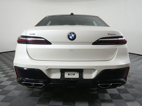 Certified 2023 BMW 760i xDrive w/ Executive Package image 4