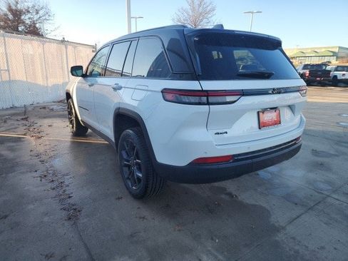 New 2025 Jeep Grand Cherokee Limited image 24