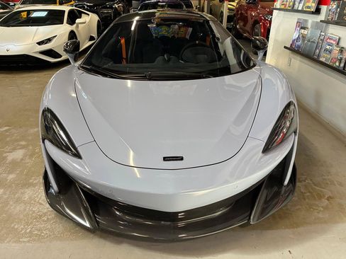 Used 2019 McLaren 600LT RWD image 11