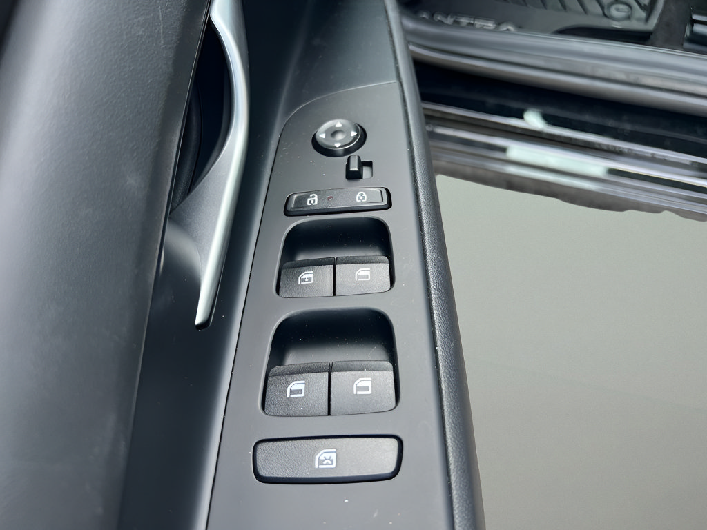 Certified 2026 Hyundai Elantra SE FWD image 13