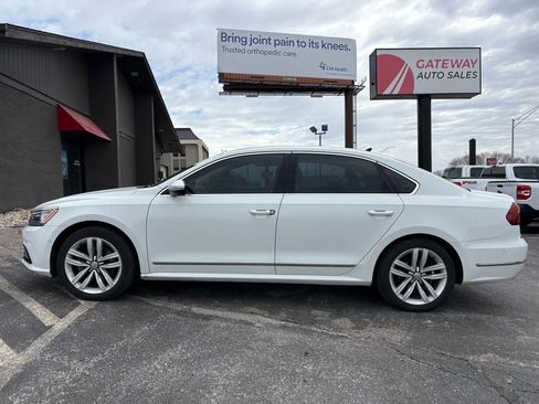 Used 2017 Volkswagen Passat 1.8T SEL Premium image 2
