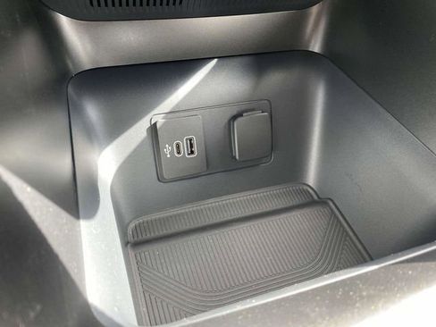 New 2026 Ford Explorer Active image 18