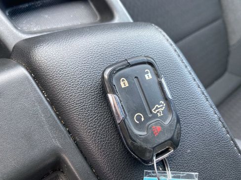 Used 2020 GMC Sierra 1500 SLE w/ SLE Value Package image 21