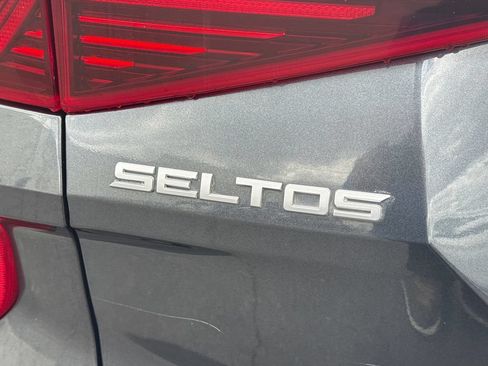 Used 2023 Kia Seltos EX AWD/4WD image 9