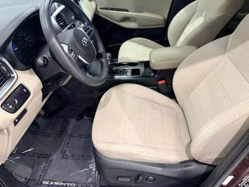 Used 2019 Kia Sorento AWD V6 image 33