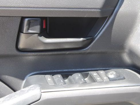 Used 2024 Toyota Tacoma SR5 AWD/4WD image 18