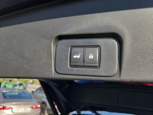 Used 2023 Nissan Rogue SV w/ SV Premium Package image 11