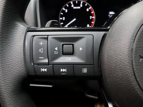 Certified 2022 Nissan Rogue SV image 27