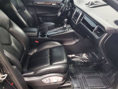 Used 2018 Porsche Macan AWD/4WD image 16