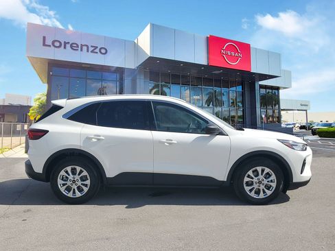 Used 2023 Ford Escape Active image 4