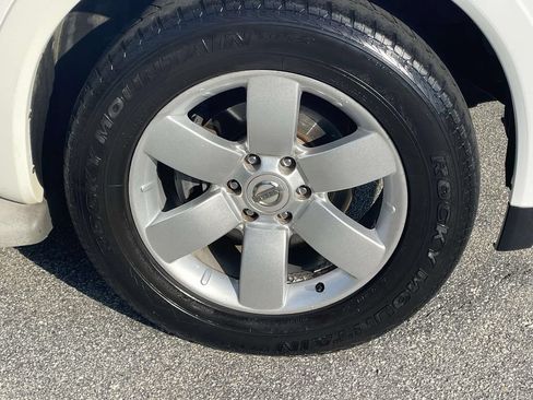 Used 2012 Nissan Armada SL w/ DVD FES Pkg RWD image 6