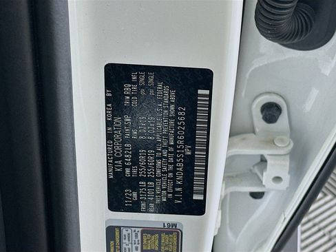 Used 2024 Kia EV9 Light Long Range image 12