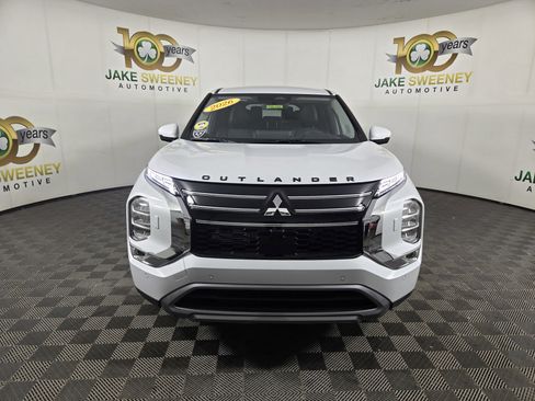 New 2026 Mitsubishi Outlander SE image 2