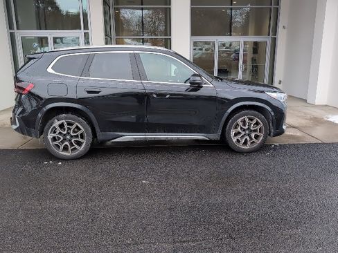 Used 2025 BMW X1 xDrive28i w/ Technology Package image 2