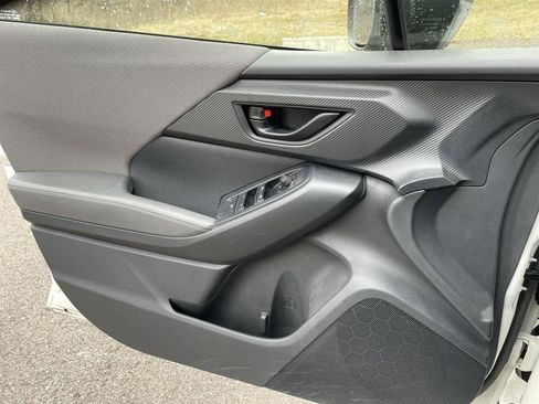 Certified 2024 Subaru Crosstrek 2.0i Premium image 17