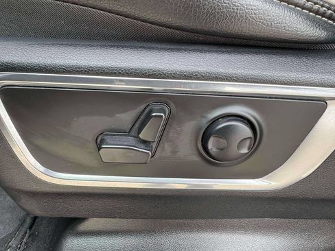 Used 2025 RAM 1500 Laramie AWD/4WD image 15