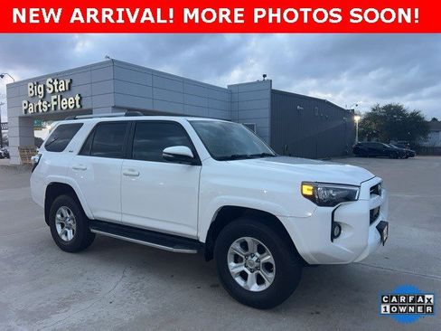 Used 2020 Toyota 4Runner SR5 Premium image 2