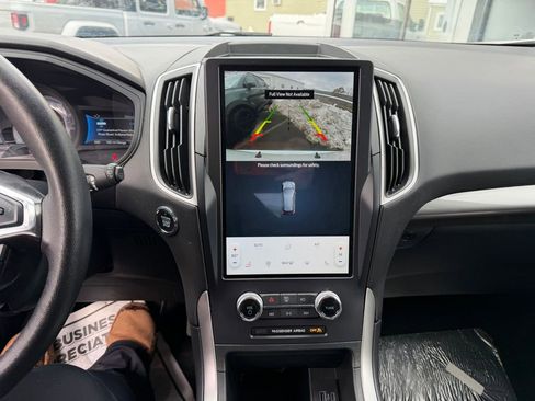 Used 2024 Ford Edge SEL image 20