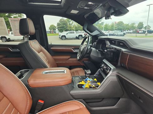 Certified 2022 GMC Sierra 1500 Denali Ultimate AWD/4WD image 9