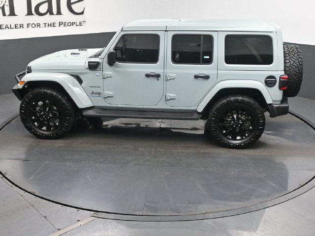 Used 2024 Jeep Wrangler Unlimited Sahara w/ Technology Group AWD/4WD image 48