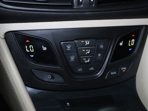 Used 2017 Buick Envision Essence AWD/4WD image 28