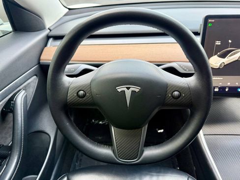 Used 2020 Tesla Model 3 Standard Range Plus RWD image 11