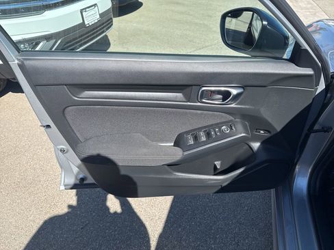 Used 2025 Honda Civic Sport image 11