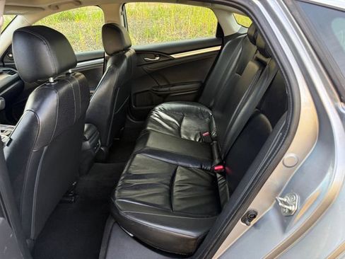 Used 2016 Honda Civic Touring image 6