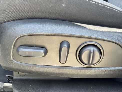 Used 2022 Chevrolet Equinox LT FWD image 12