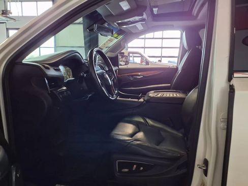 Used 2015 Cadillac Escalade Premium AWD/4WD image 20