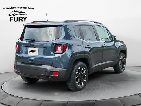 Used 2023 Jeep Renegade Latitude AWD/4WD image 3
