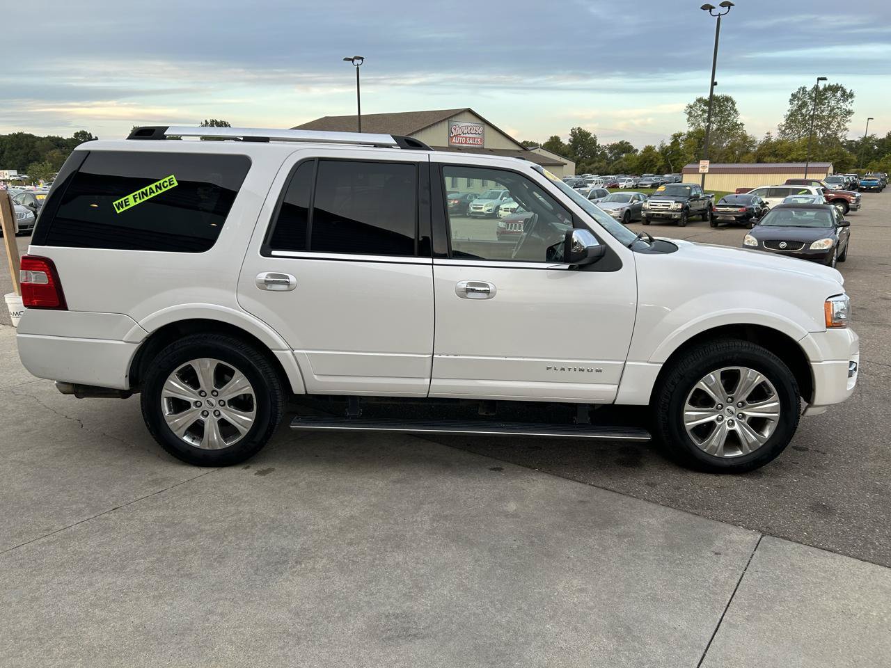 Used 2015 Ford Expedition Platinum AWD/4WD image 4