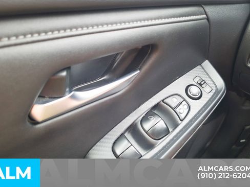Used 2024 Nissan Sentra SV FWD image 15