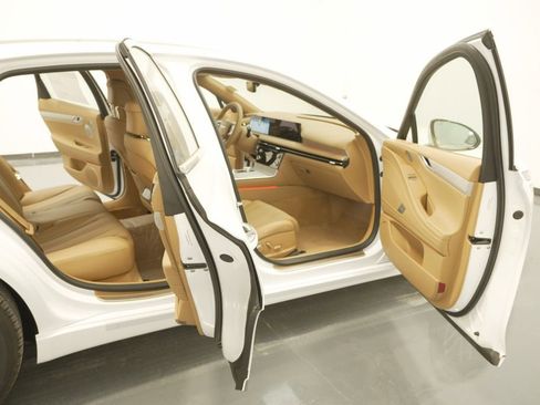 Used 2025 Genesis G80 2.5T Advanced image 36