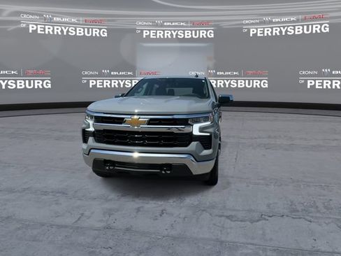 Used 2024 Chevrolet Silverado 1500 LT AWD/4WD image 3