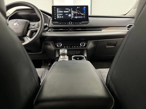 Used 2025 Mitsubishi Outlander SE AWD/4WD image 50