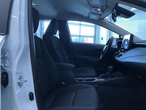 Used 2025 Toyota Corolla LE image 23