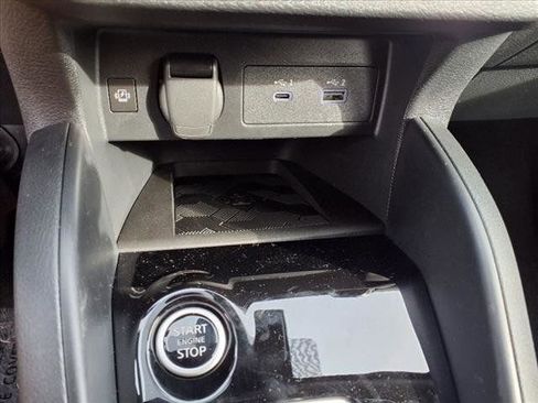 New 2025 Nissan Versa SR image 13