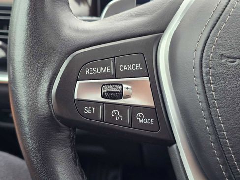 Used 2024 BMW X5 xDrive50e image 33