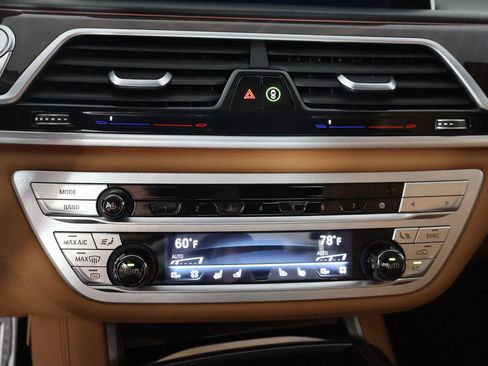 Used 2022 BMW 750i xDrive w/ Executive Package AWD/4WD image 50
