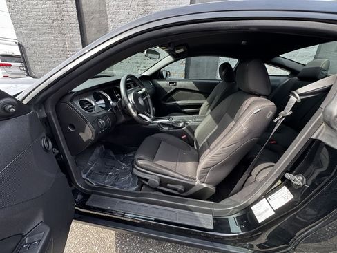 Used 2011 Ford Mustang GT w/ Security Pkg image 11