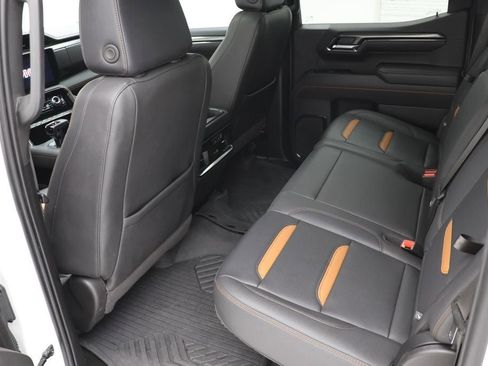 Used 2025 GMC Sierra 1500 AT4 w/ AT4 Premium Package image 18
