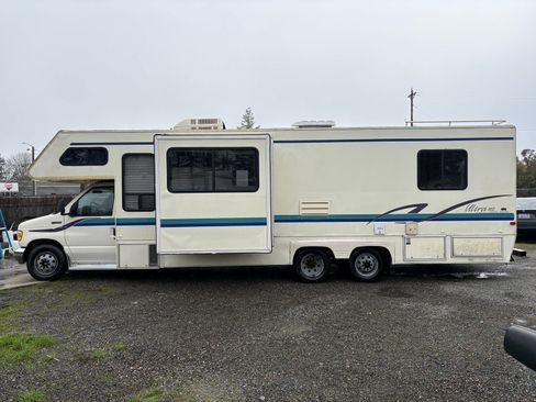 Used 1995 Ford E-350 and Econoline 350 image 6