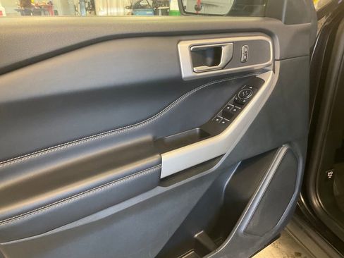 Used 2024 Ford Explorer XLT w/ Equipment Group 202A RWD image 25
