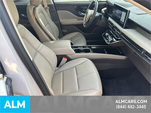 Used 2023 Lincoln Corsair Standard image 17