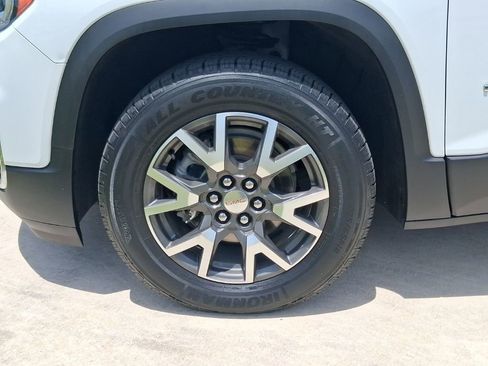 Used 2021 GMC Acadia SLE w/ Driver Convenience Package FWD image 3