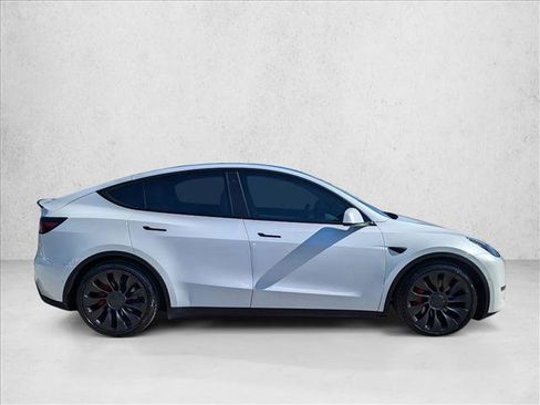 Used 2022 Tesla Model Y Performance image 4