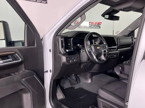 Used 2025 Chevrolet Silverado 2500 LT w/ Convenience Package AWD/4WD image 24
