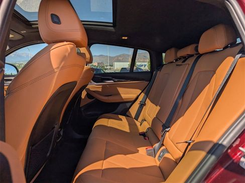 Used 2025 BMW X4 xDrive30i image 17